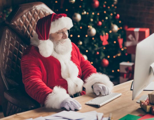 How Tech is Helping Us Celebrate the Holidays in 2020